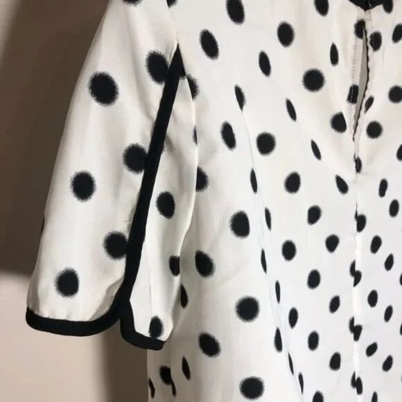 FOREVER 21 WOMEN'S WHITE/BLACK POLKA DOT BACK KEYHOLE BLOUSE SIZE SMALL-EUC - Picture 3 of 6